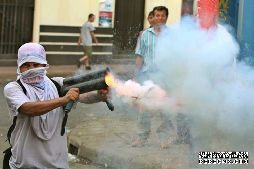 尼加拉瓜反对党和执政党支持者发生冲突 多人伤