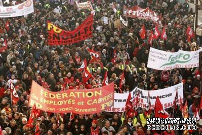 法国各地爆发罢工潮 萨科奇式改革引起社会动荡